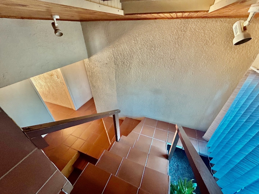 6 Bedroom Property for Sale in Schoemansville North West
